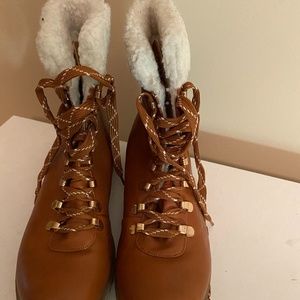 SHERPA LINED LACE UP BOOTS